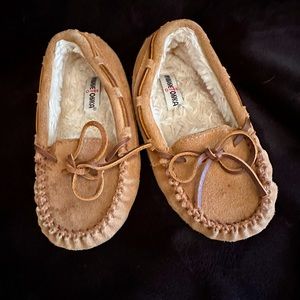 Toddler Minnetonka slipper shoes